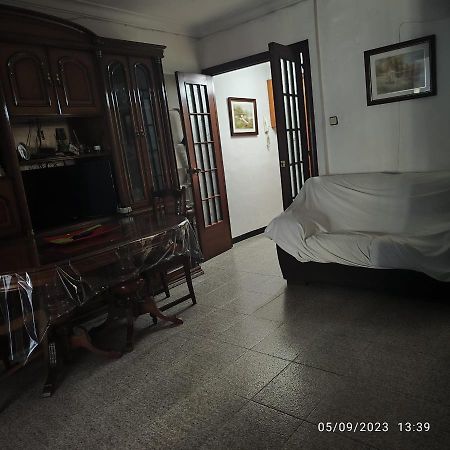 Apto Barcelona C R Apartman Santa Coloma de Gramanet Kültér fotó