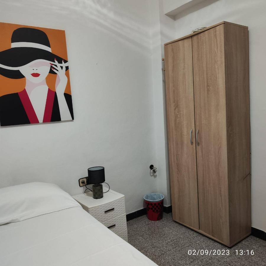 Apto Barcelona C R Apartman Santa Coloma de Gramanet Kültér fotó