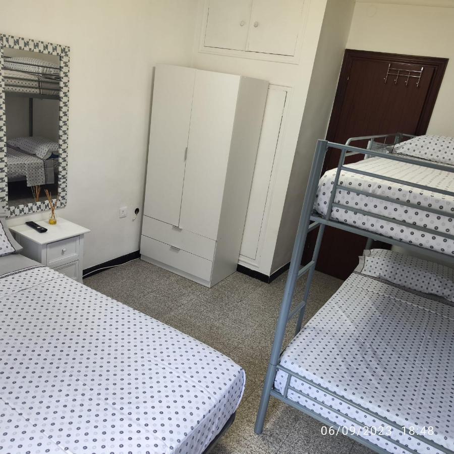 Apto Barcelona C R Apartman Santa Coloma de Gramanet Kültér fotó